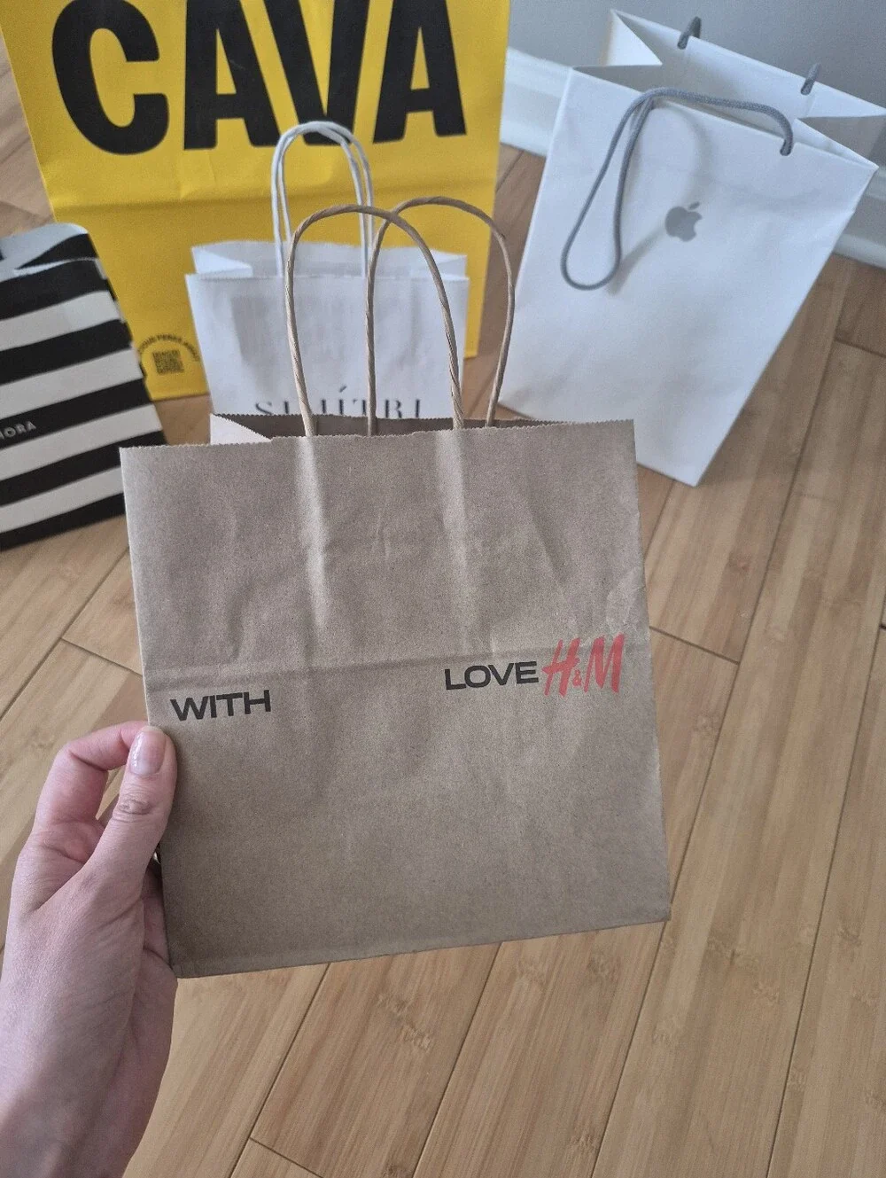 Apple, Sephora, H&M, Bath&Body Gift Bags